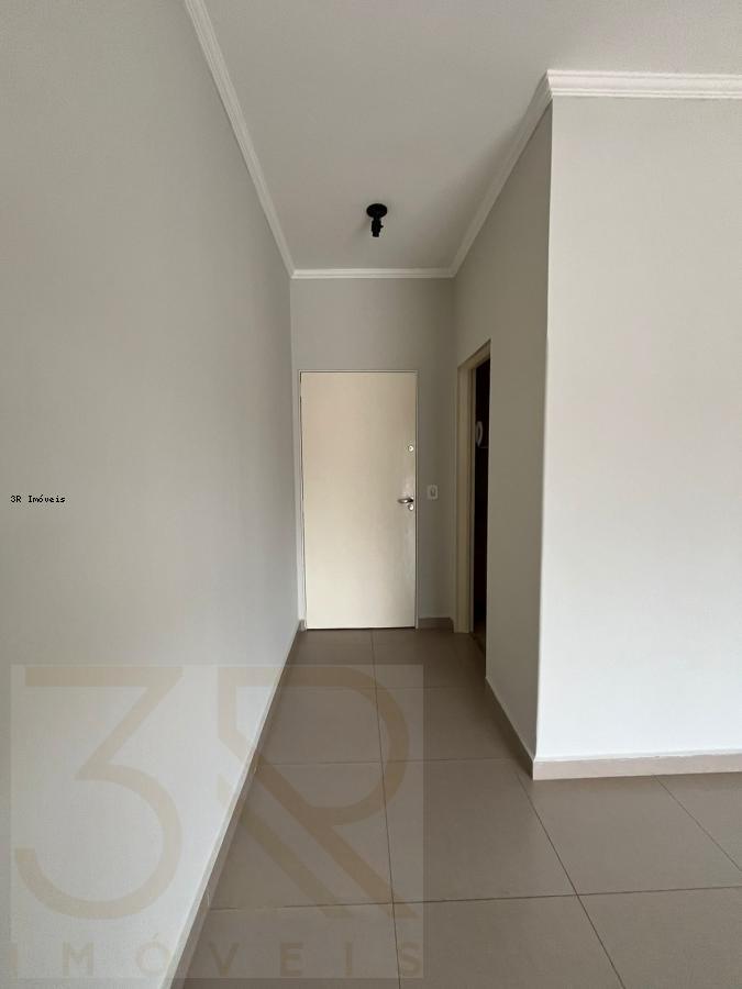 Apartamento para alugar com 3 quartos, 71m² - Foto 2