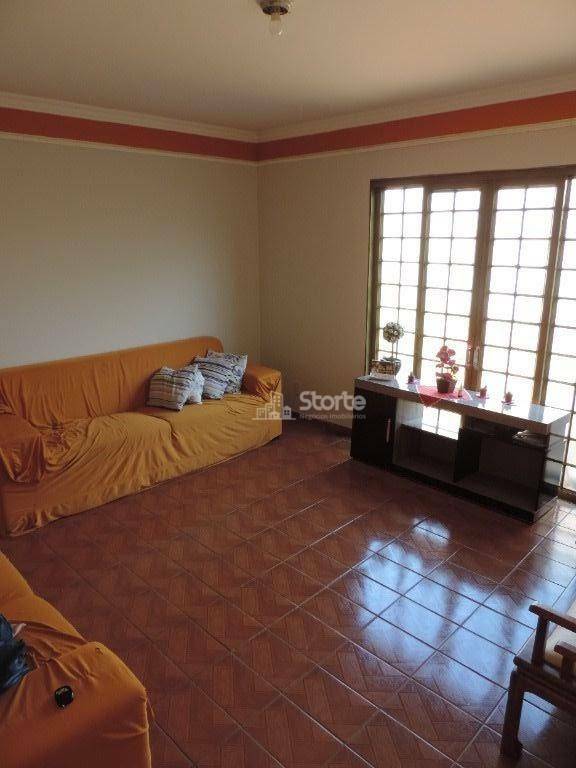 Casa à venda com 6 quartos, 309m² - Foto 3