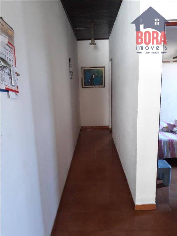 Casa à venda com 3 quartos, 200m² - Foto 4