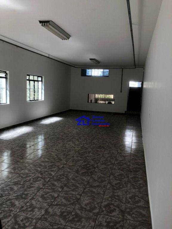 Sobrado à venda com 3 quartos, 900m² - Foto 32