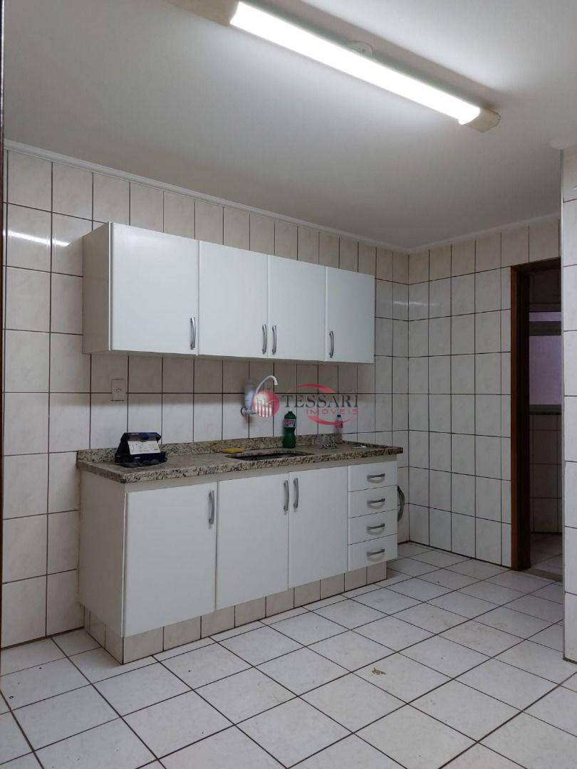 Apartamento para alugar com 3 quartos, 95m² - Foto 11