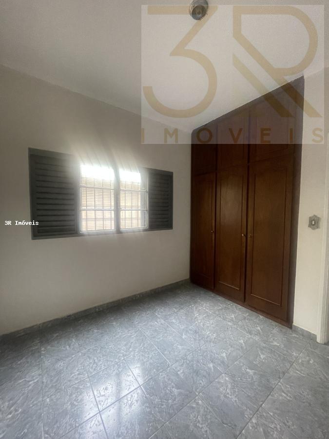 Casa para alugar com 3 quartos, 120m² - Foto 7