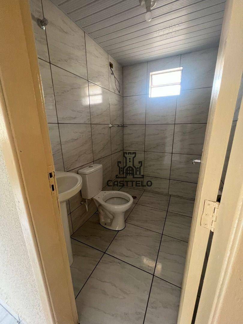 Casa à venda com 2 quartos, 60m² - Foto 5