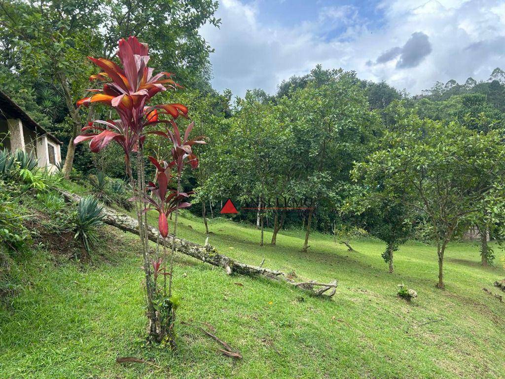 Chácara à venda com 3 quartos, 200m² - Foto 11