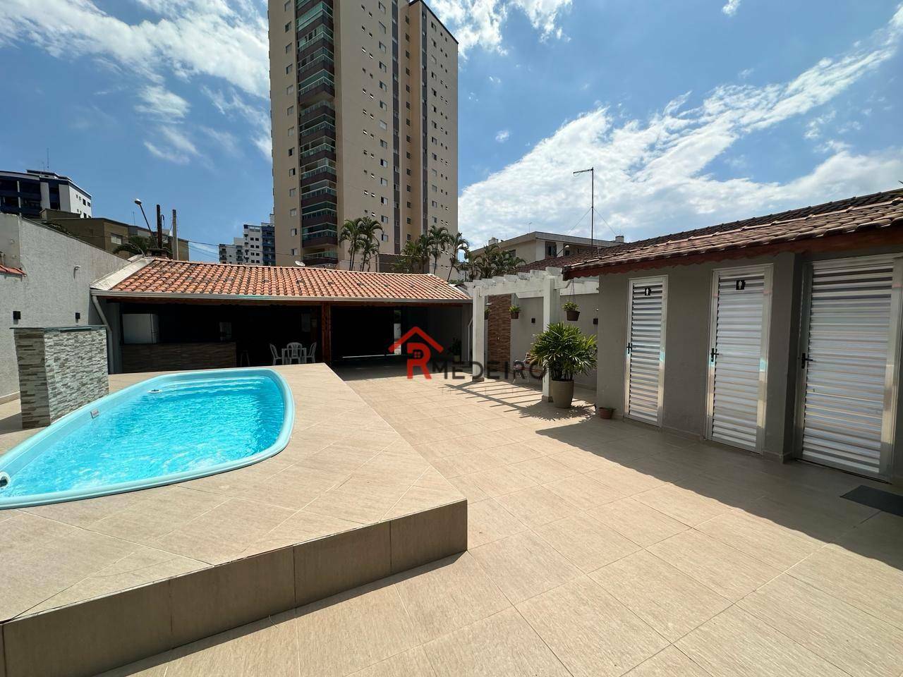 Casa para alugar com 2 quartos, 100m² - Foto 1