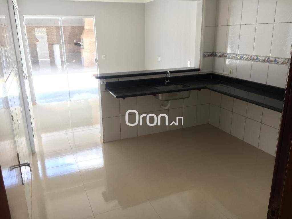 Casa à venda com 3 quartos, 172m² - Foto 3