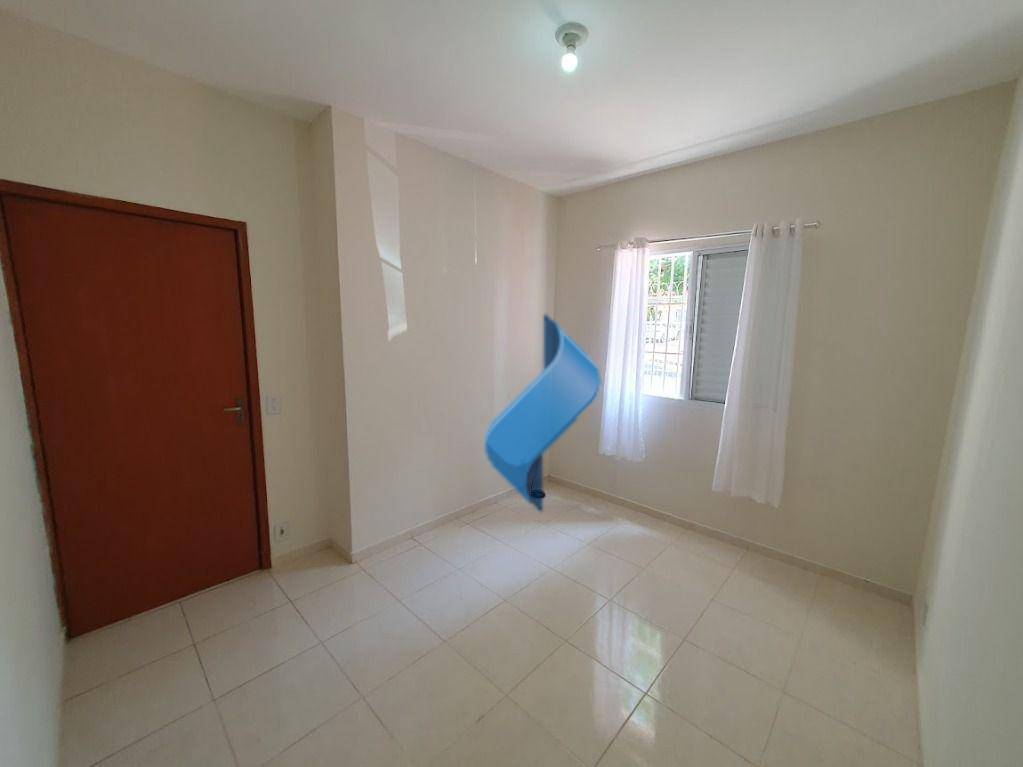 Apartamento para alugar com 3 quartos, 81m² - Foto 13