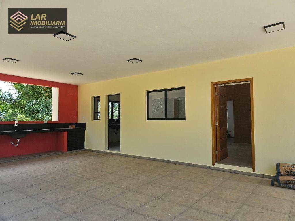 Casa de Condomínio para alugar com 3 quartos, 200m² - Foto 2