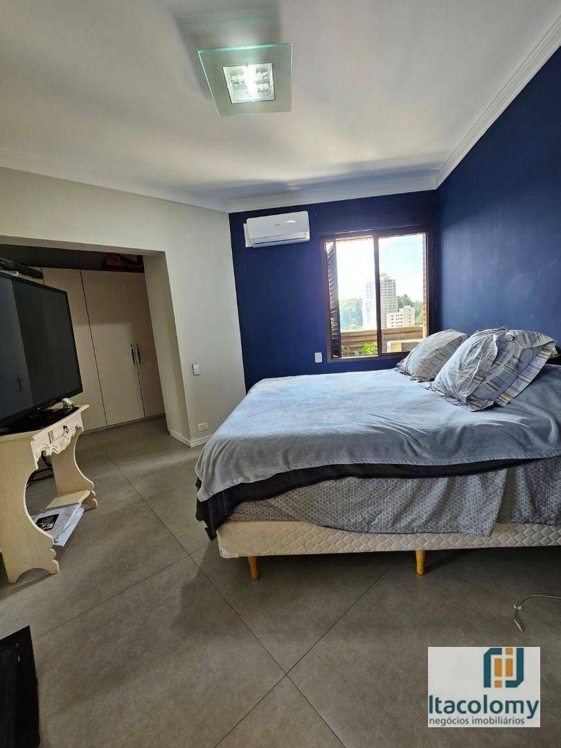 Apartamento à venda com 3 quartos, 210m² - Foto 6