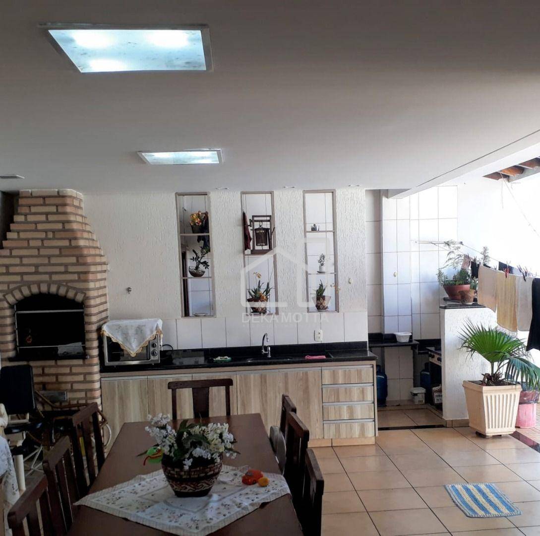 Casa à venda com 4 quartos, 245m² - Foto 7