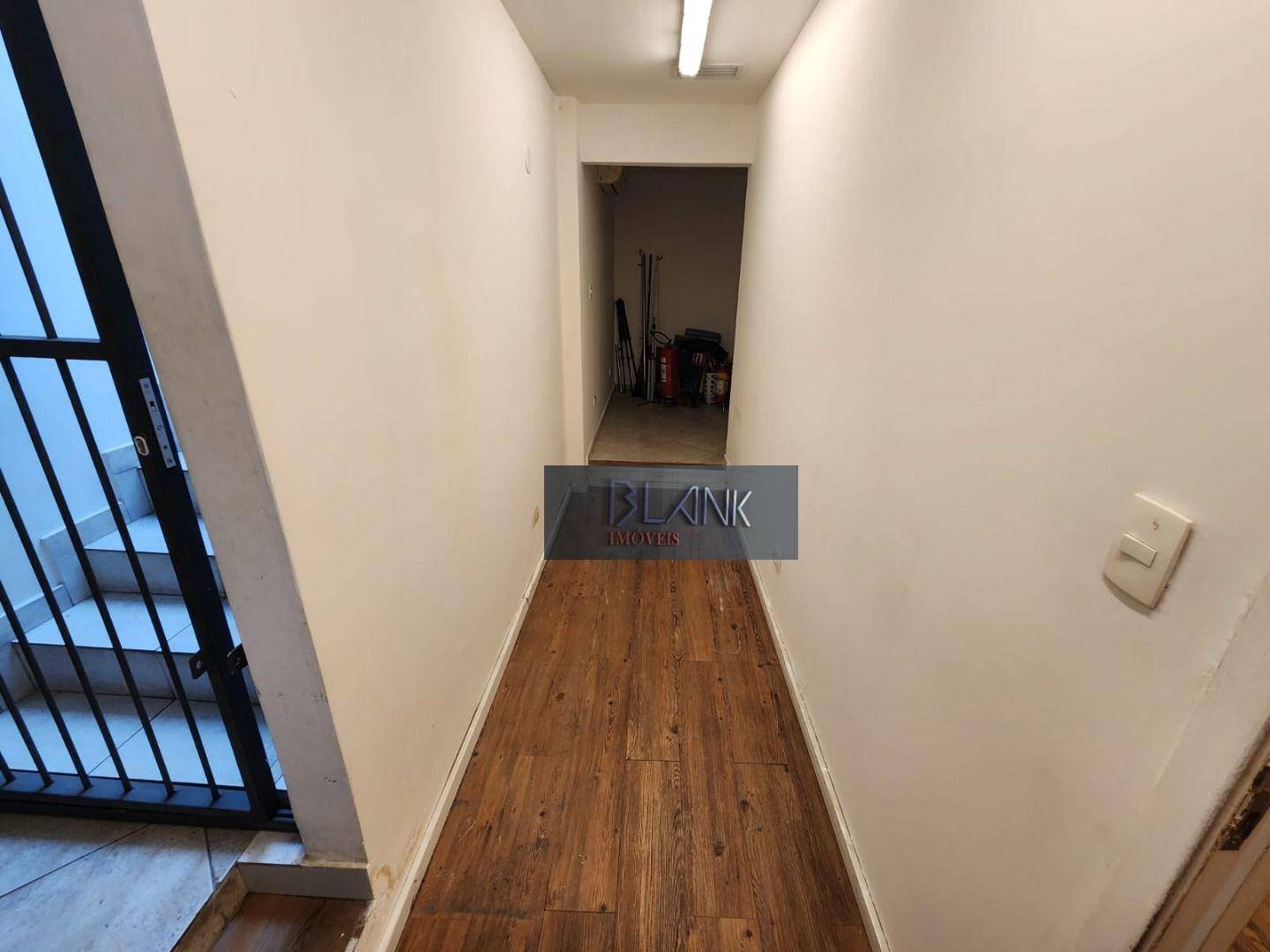 Casa para alugar com 2 quartos, 200m² - Foto 15