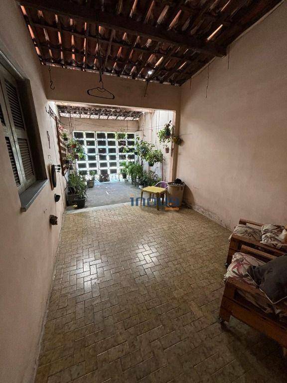 Casa à venda com 3 quartos, 97m² - Foto 1