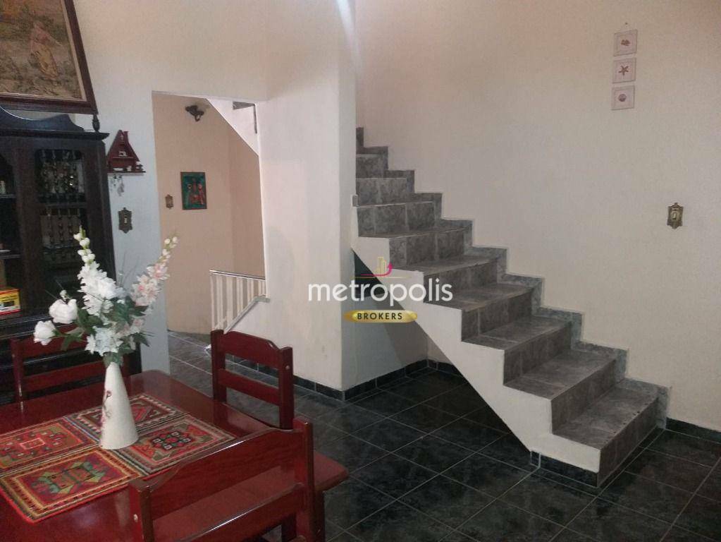 Sobrado à venda com 4 quartos, 300m² - Foto 1