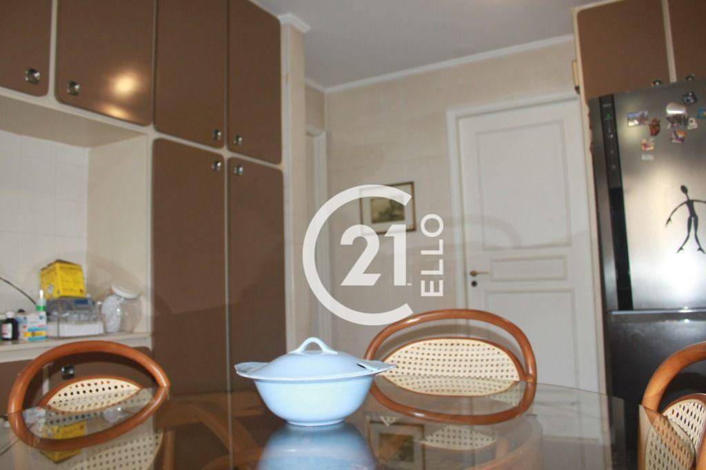 Apartamento à venda com 3 quartos, 236m² - Foto 12