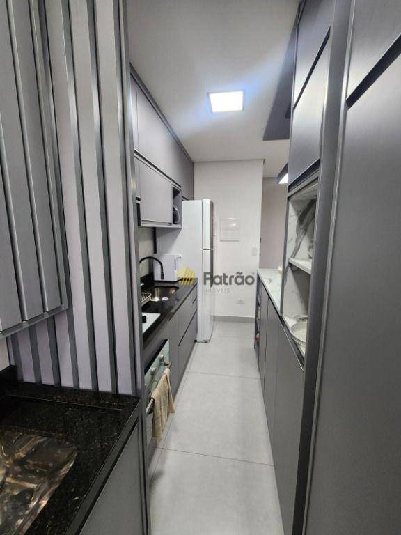 Apartamento à venda com 2 quartos, 58m² - Foto 7