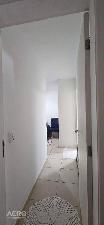 Apartamento à venda com 2 quartos, 62m² - Foto 11