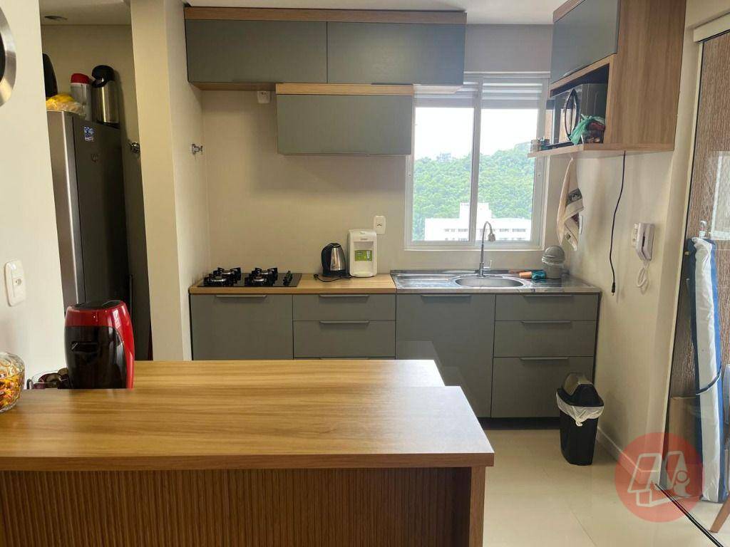 Apartamento à venda com 2 quartos, 70m² - Foto 6