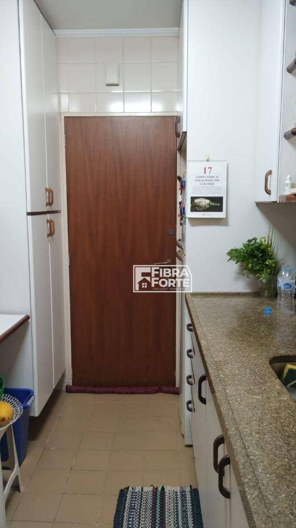 Apartamento para alugar com 3 quartos, 94m² - Foto 9