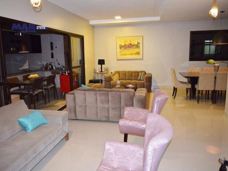 Apartamento à venda com 5 quartos, 230m² - Foto 1