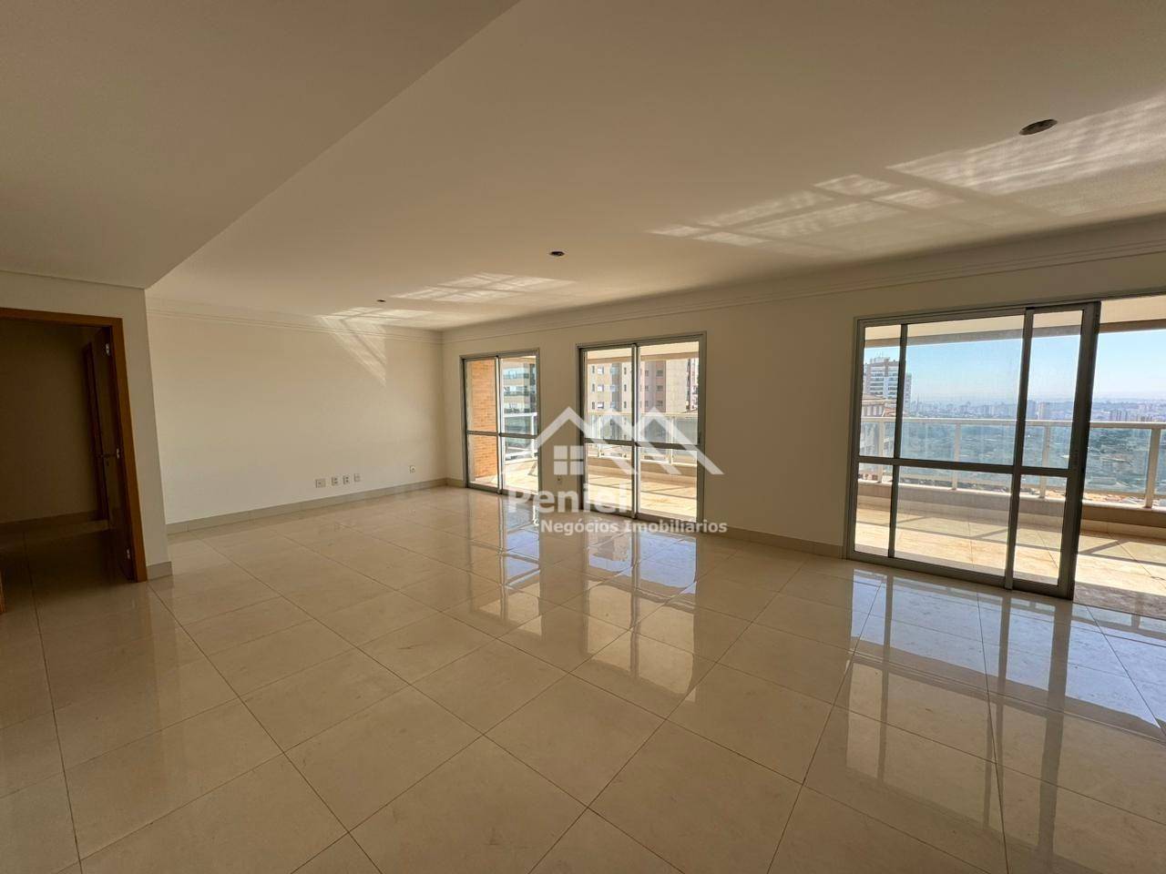 Apartamento à venda com 3 quartos, 200m² - Foto 1