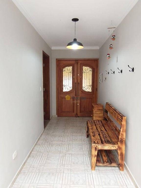 Sobrado à venda com 4 quartos, 215m² - Foto 2