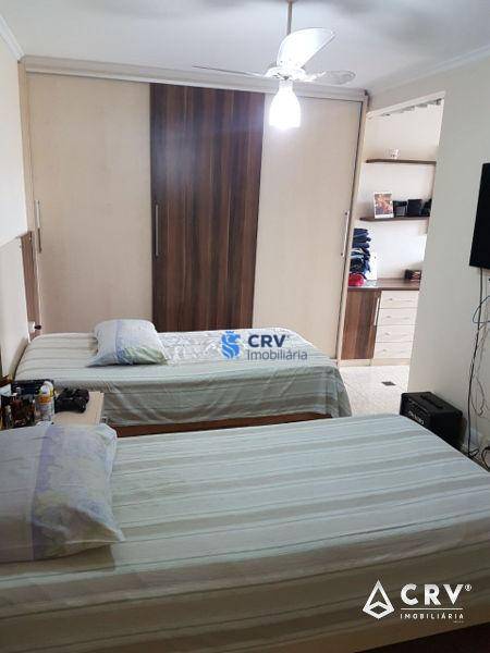 Casa à venda com 3 quartos, 330m² - Foto 8