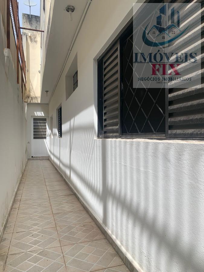 Casa à venda com 4 quartos, 180m² - Foto 17