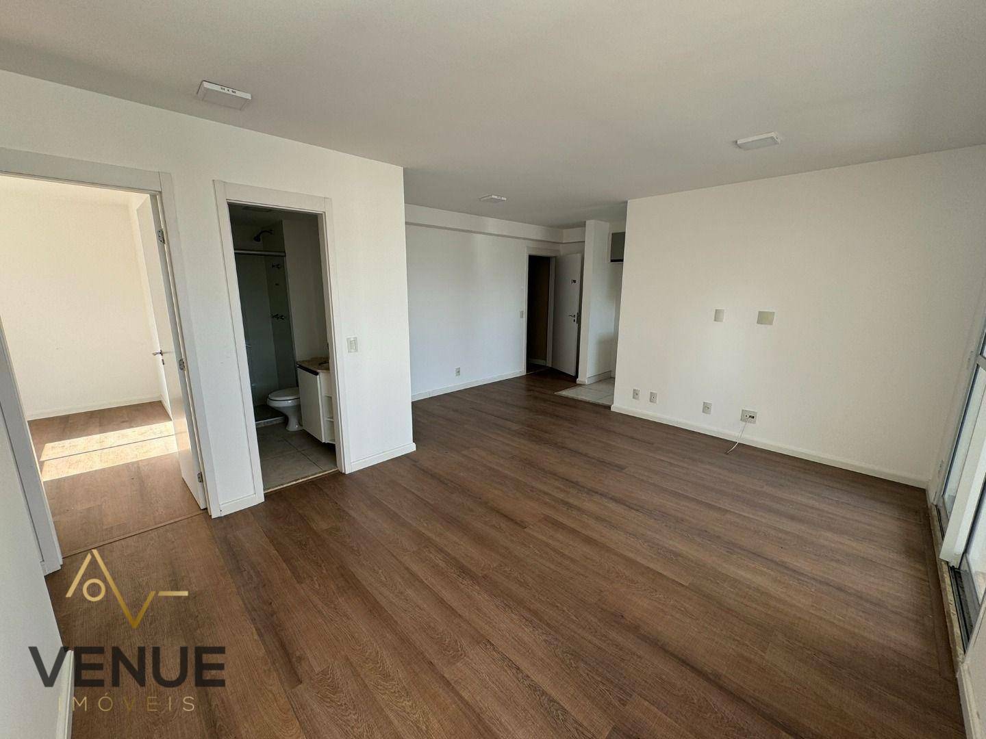 Apartamento à venda com 2 quartos, 68m² - Foto 11