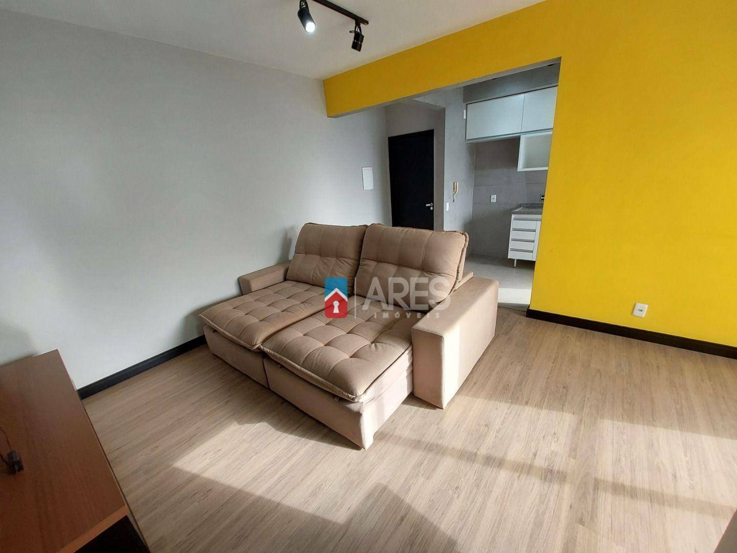 Apartamento à venda com 2 quartos, 65m² - Foto 2