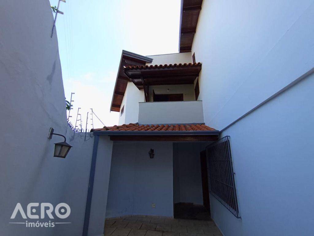 Casa à venda com 4 quartos, 189m² - Foto 10