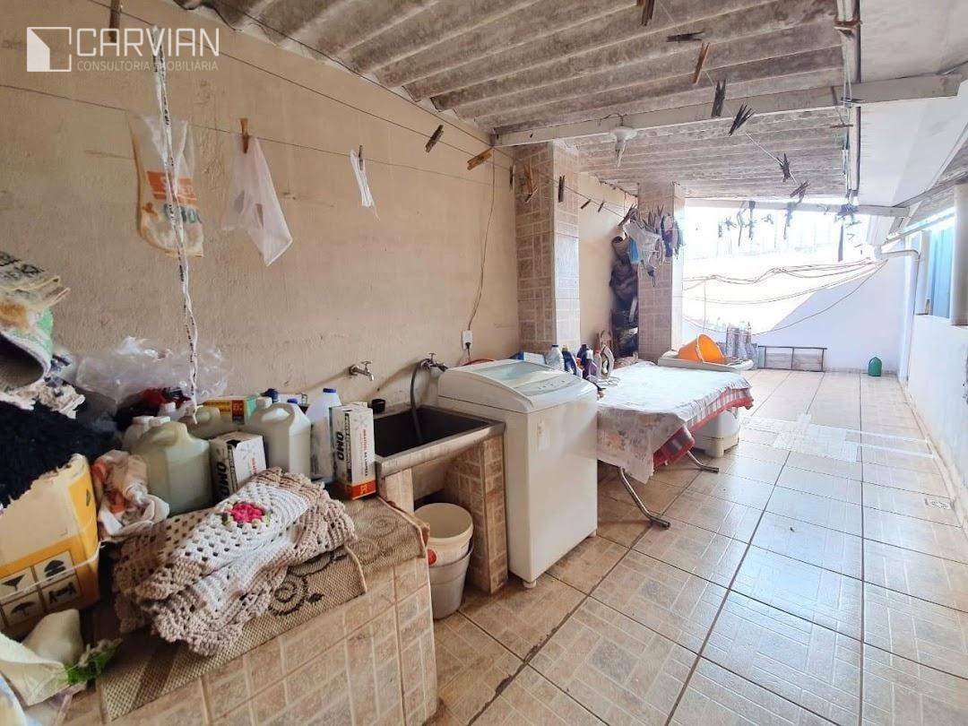 Casa à venda com 4 quartos, 290m² - Foto 18