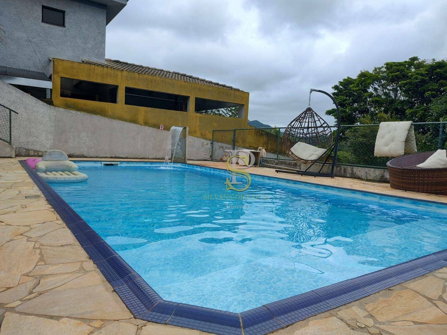 Casa de Condomínio à venda com 4 quartos, 400m² - Foto 6