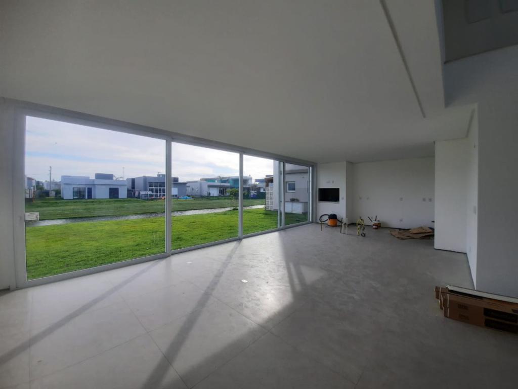 Casa à venda com 4 quartos, 330m² - Foto 24