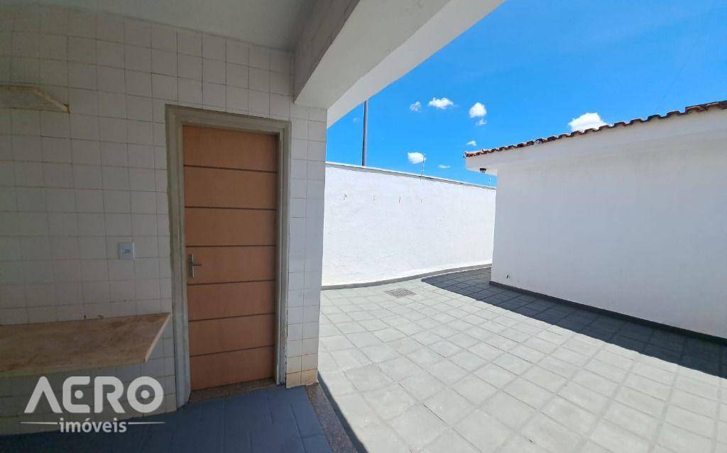 Casa para alugar com 7 quartos, 288m² - Foto 21