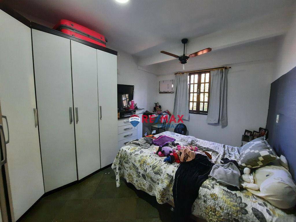 Casa de Condomínio à venda com 4 quartos, 243m² - Foto 17