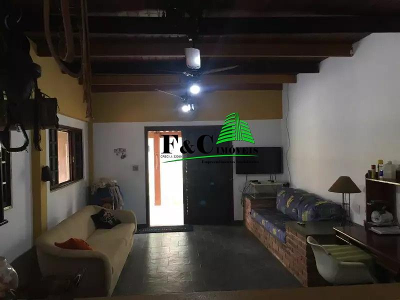 Fazenda à venda com 2 quartos, 2200m² - Foto 2