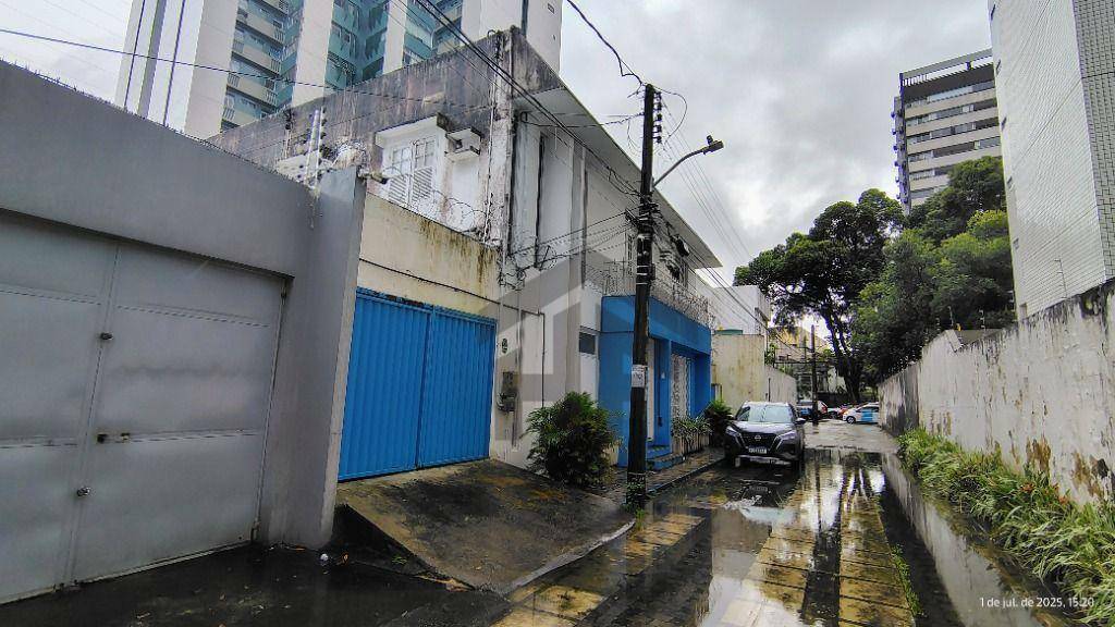 Casa para alugar com 4 quartos, 350m² - Foto 2