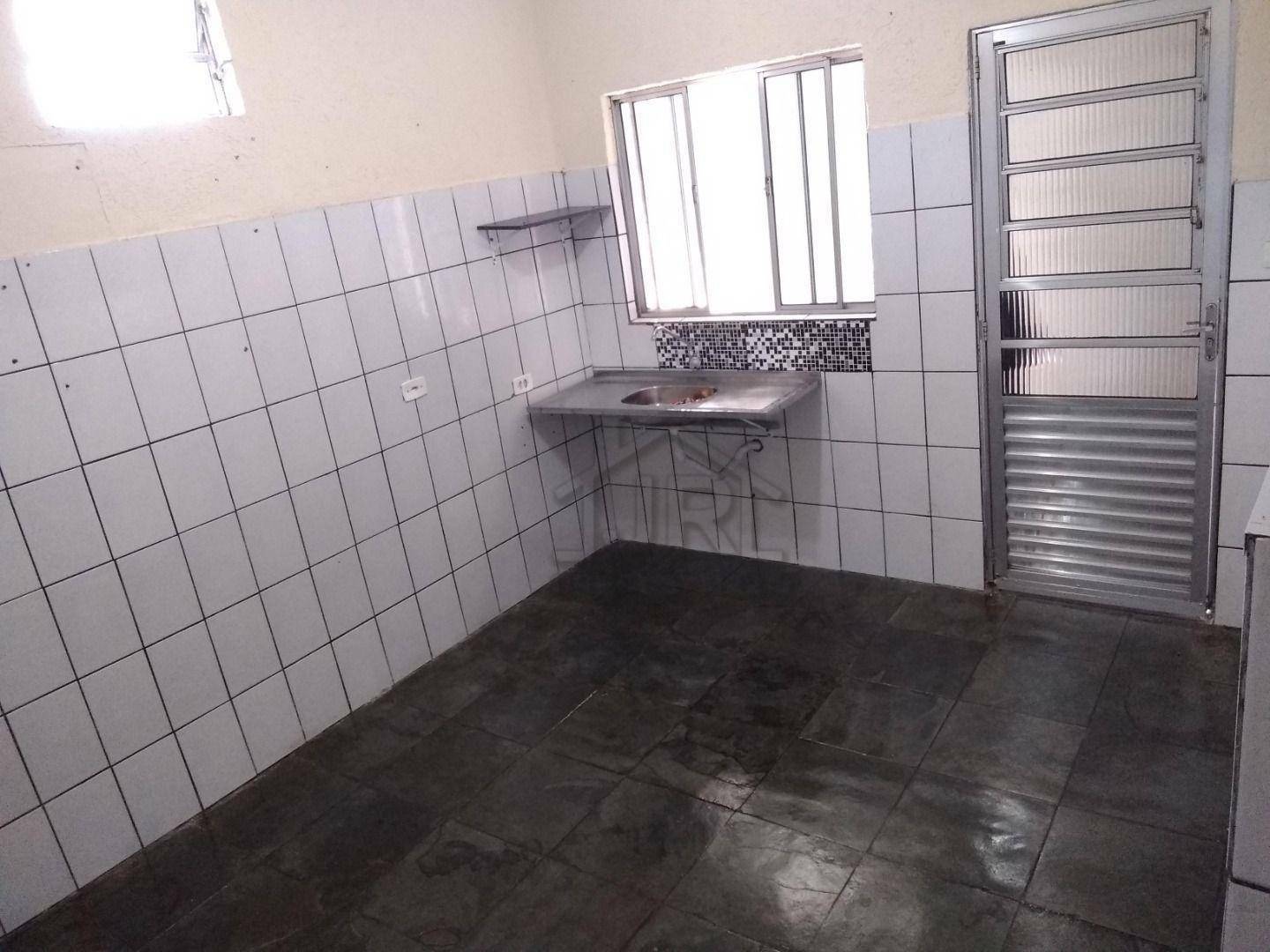 Casa para alugar com 1 quarto, 27m² - Foto 1