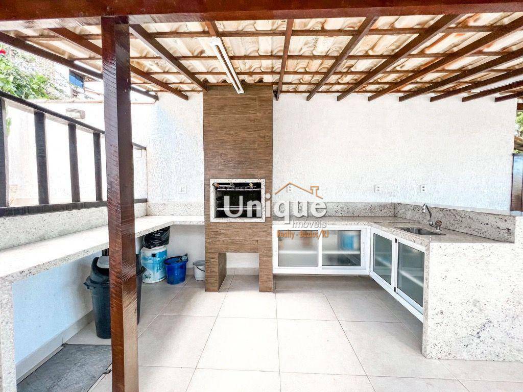 Casa de Condomínio à venda com 3 quartos, 204m² - Foto 29