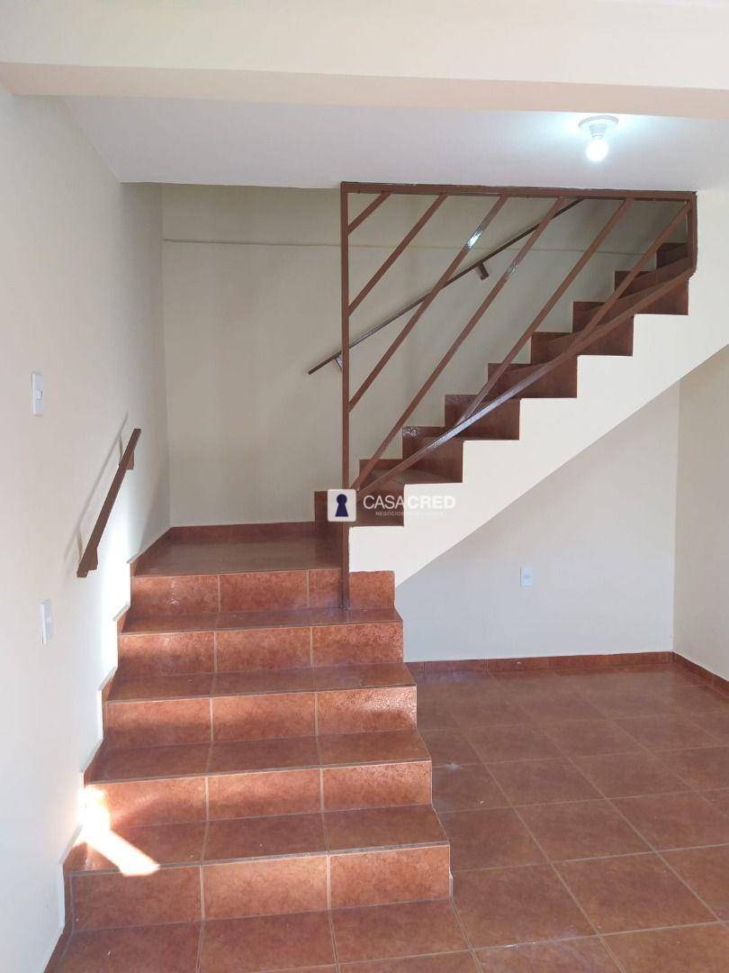 Casa à venda com 3 quartos, 140m² - Foto 2