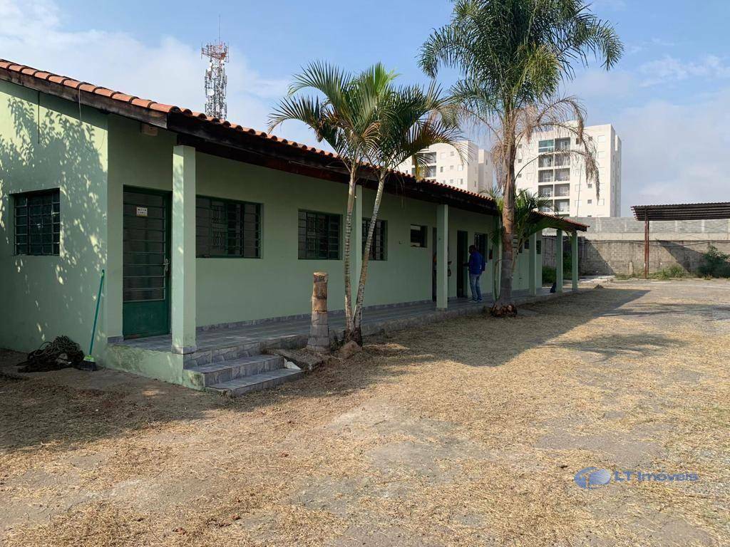 Casa para alugar com 2 quartos, 110m² - Foto 1