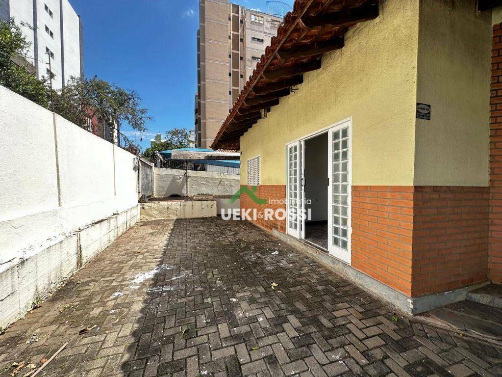 Casa à venda e aluguel com 2 quartos, 180m² - Foto 4