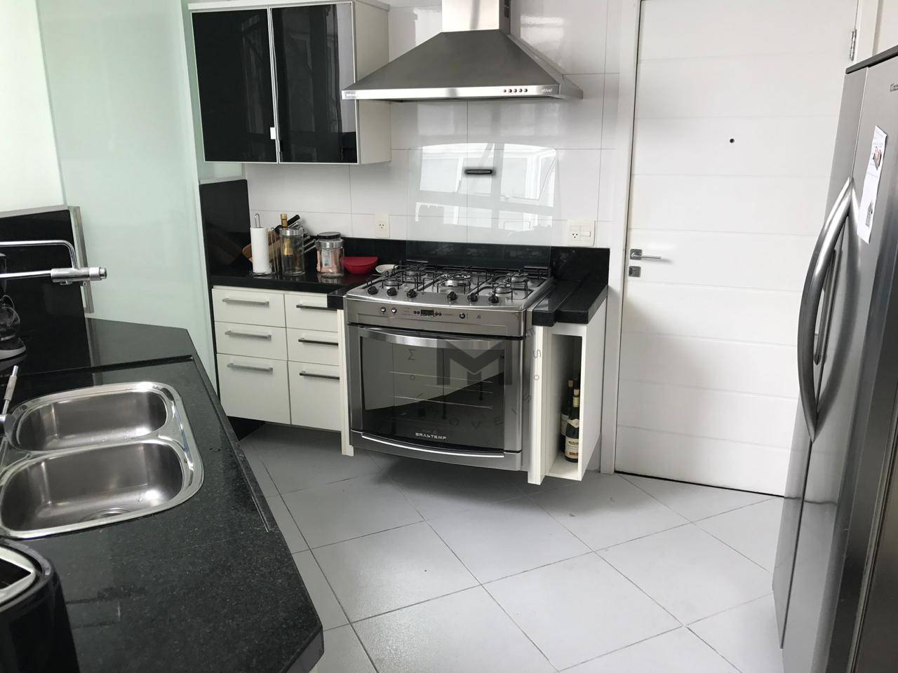 Apartamento à venda com 4 quartos, 233m² - Foto 7