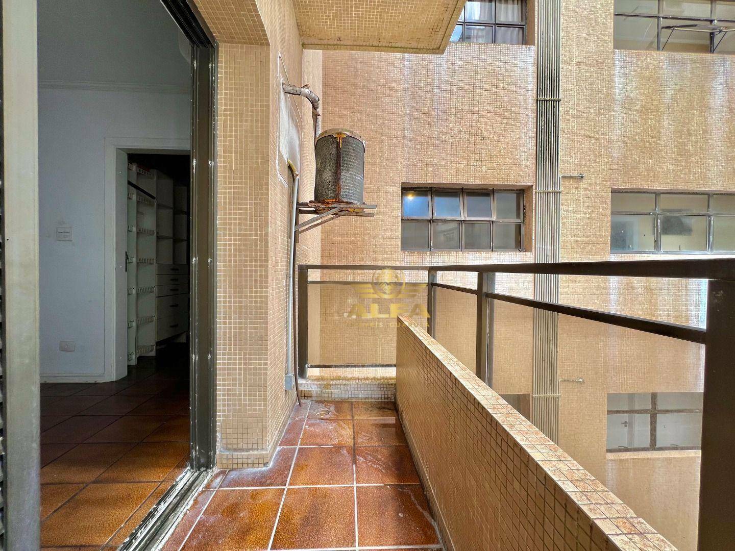 Apartamento à venda com 3 quartos, 200m² - Foto 23