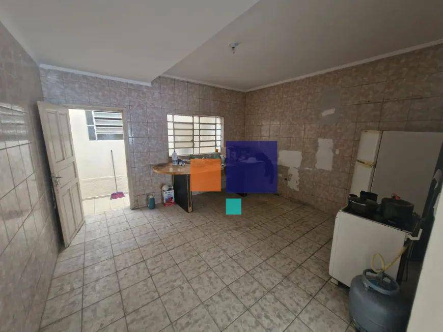 Casa para alugar com 3 quartos, 182m² - Foto 2