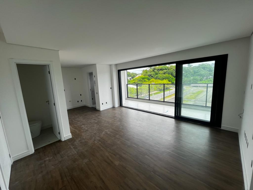 Apartamento à venda com 5 quartos, 104m² - Foto 2