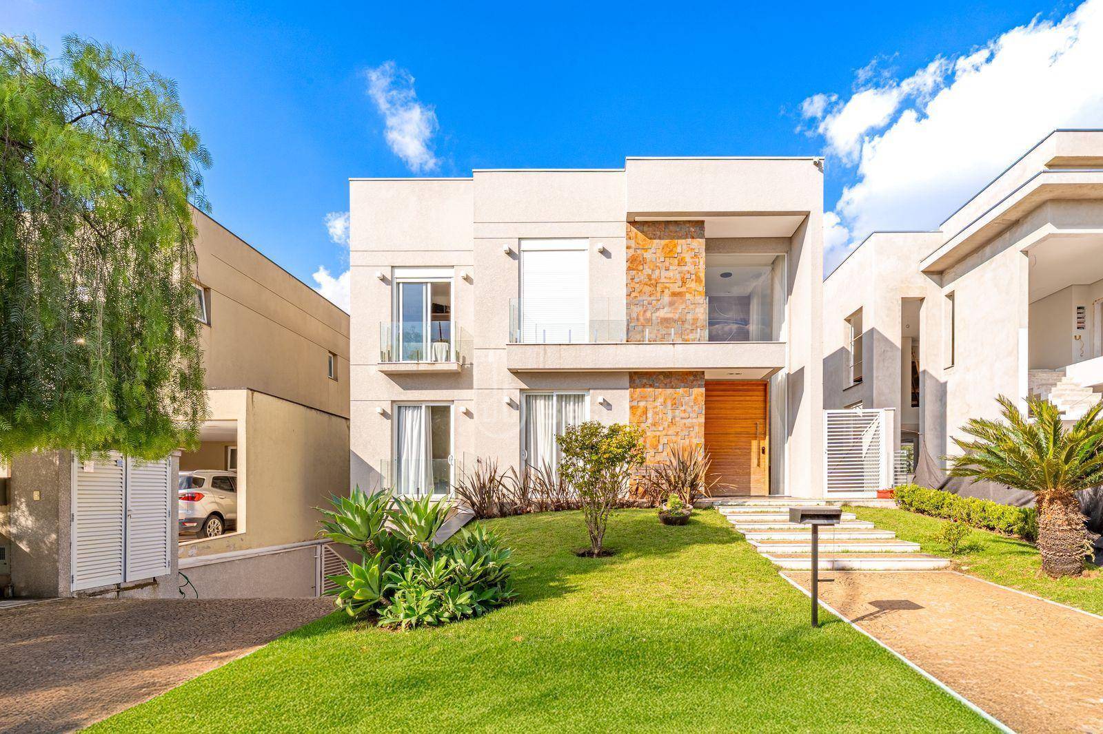 Casa de Condomínio à venda com 4 quartos, 485m² - Foto 1