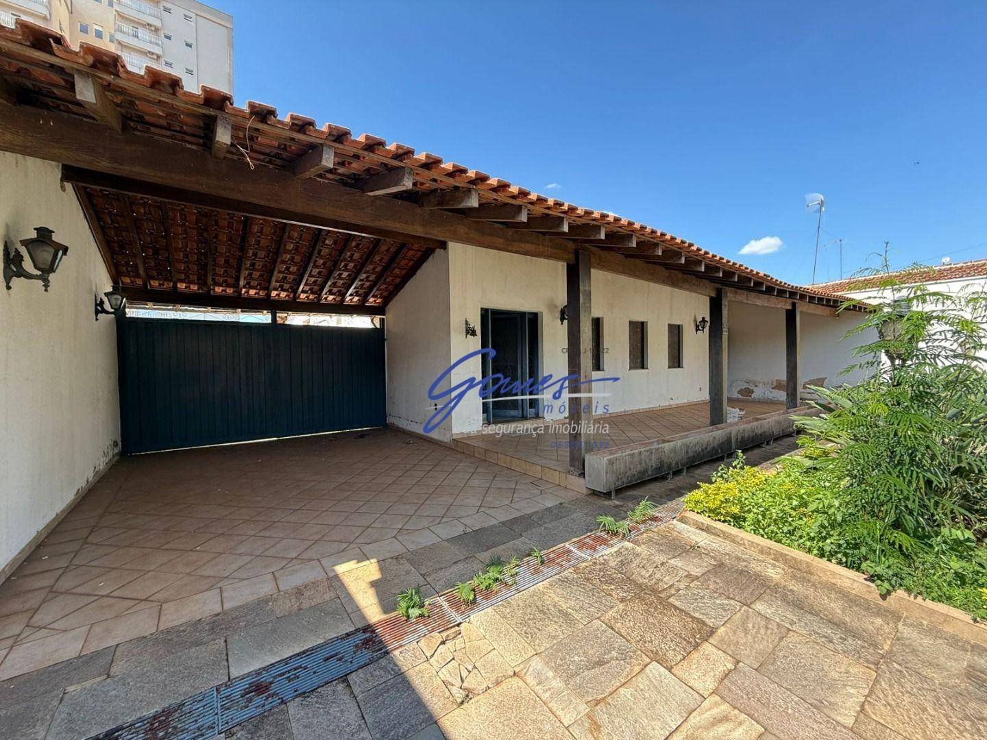 Casa, 3 quartos, 248 m² - Foto 1