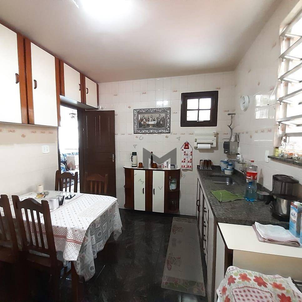 Casa à venda com 3 quartos, 300m² - Foto 19