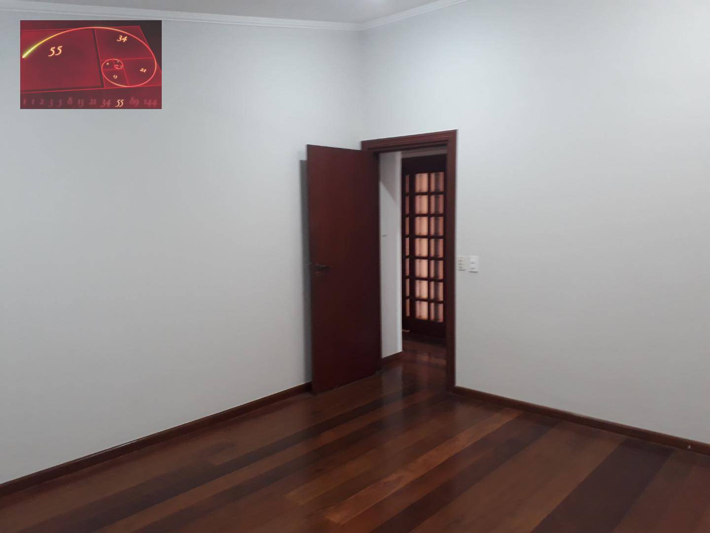 Casa à venda com 4 quartos, 326m² - Foto 13